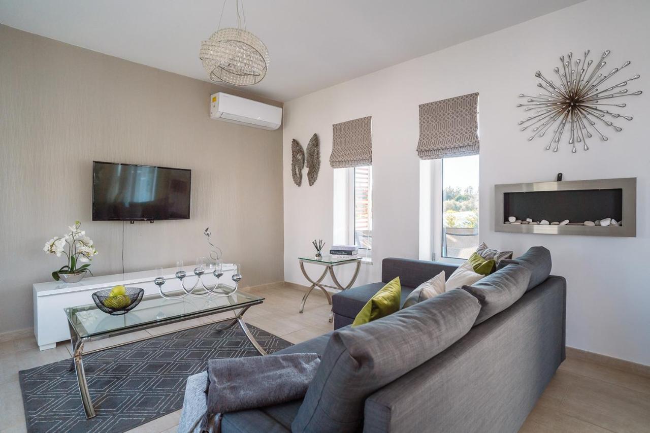 Villa Aquamarine Пафос Екстериор снимка